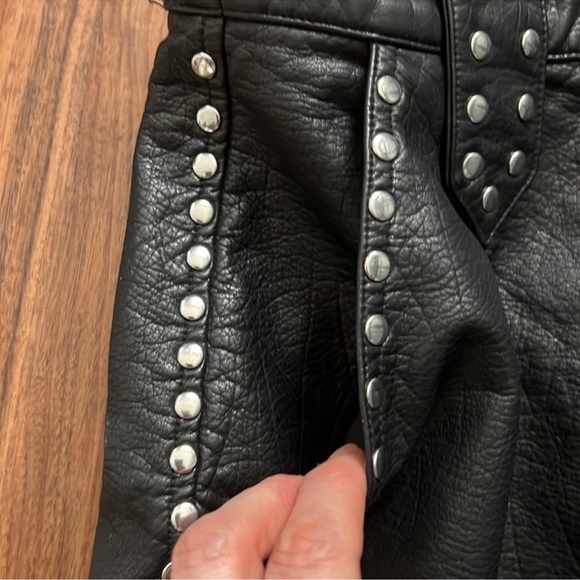 MINKPINK Nikita studded faux leather black skirt large - Picture 4 of 8